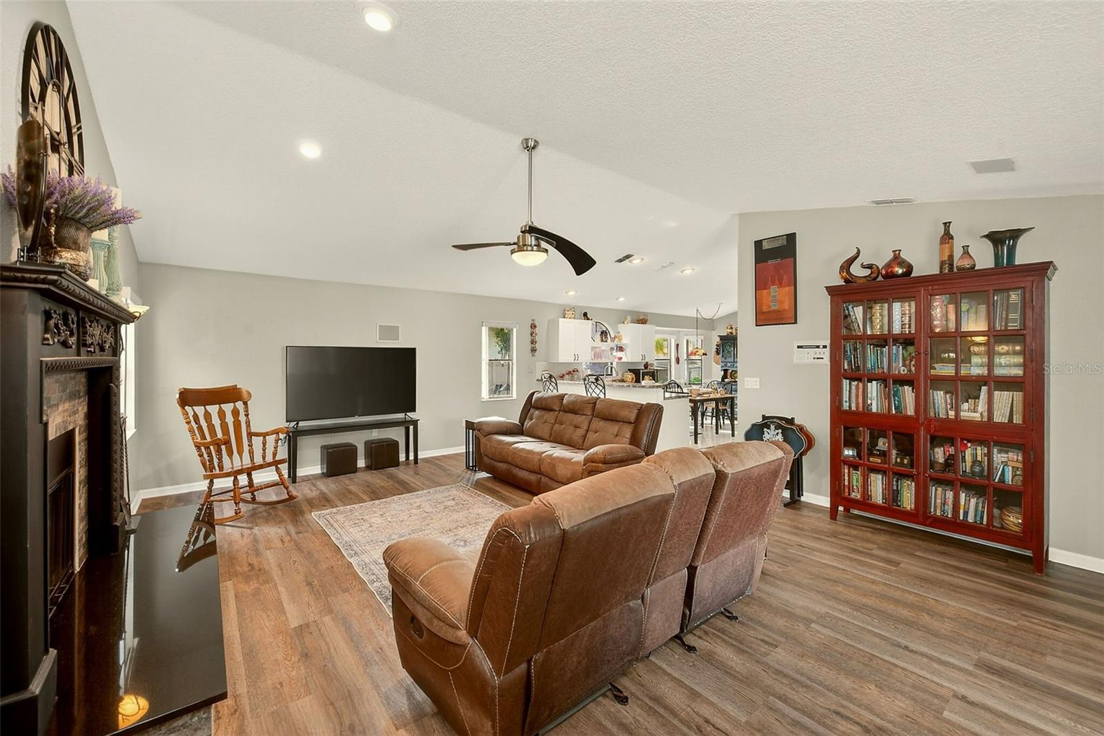 HUNTERS RIDGE - Residential