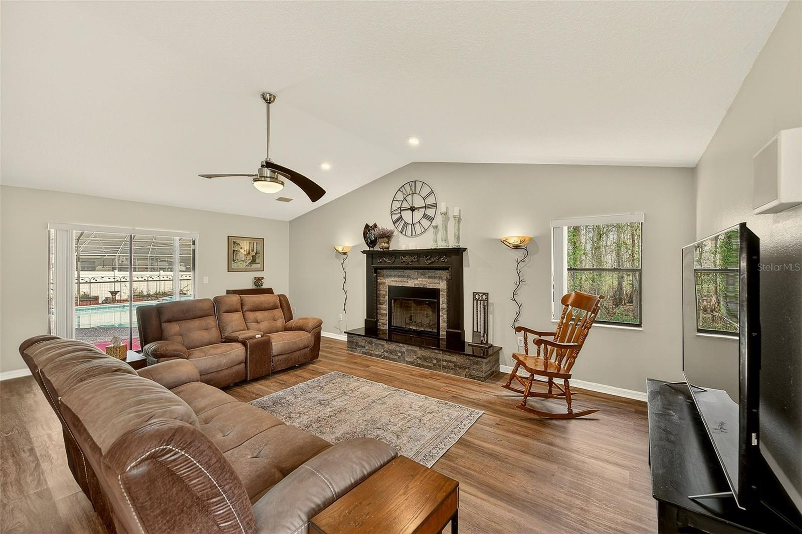 HUNTERS RIDGE - Residential