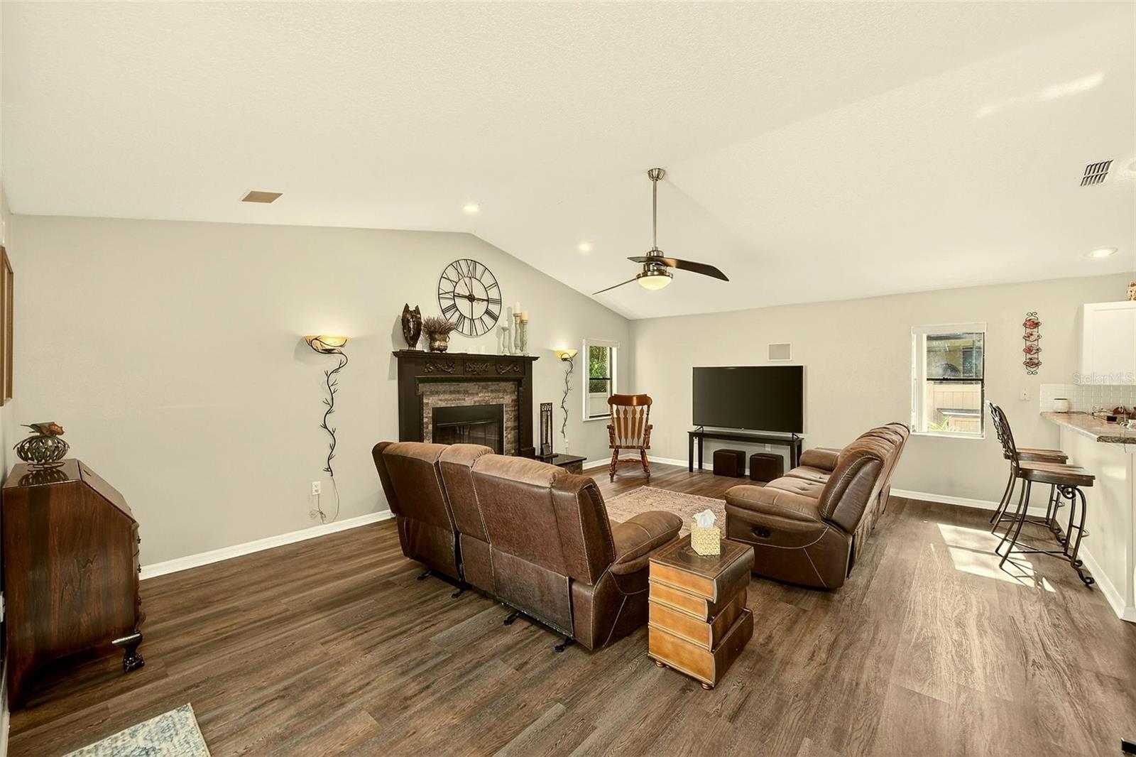 HUNTERS RIDGE - Residential