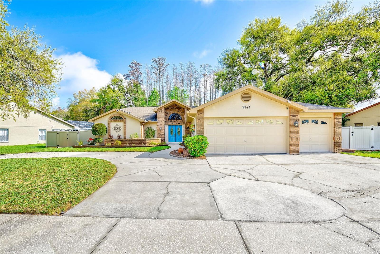 HUNTERS RIDGE - Residential