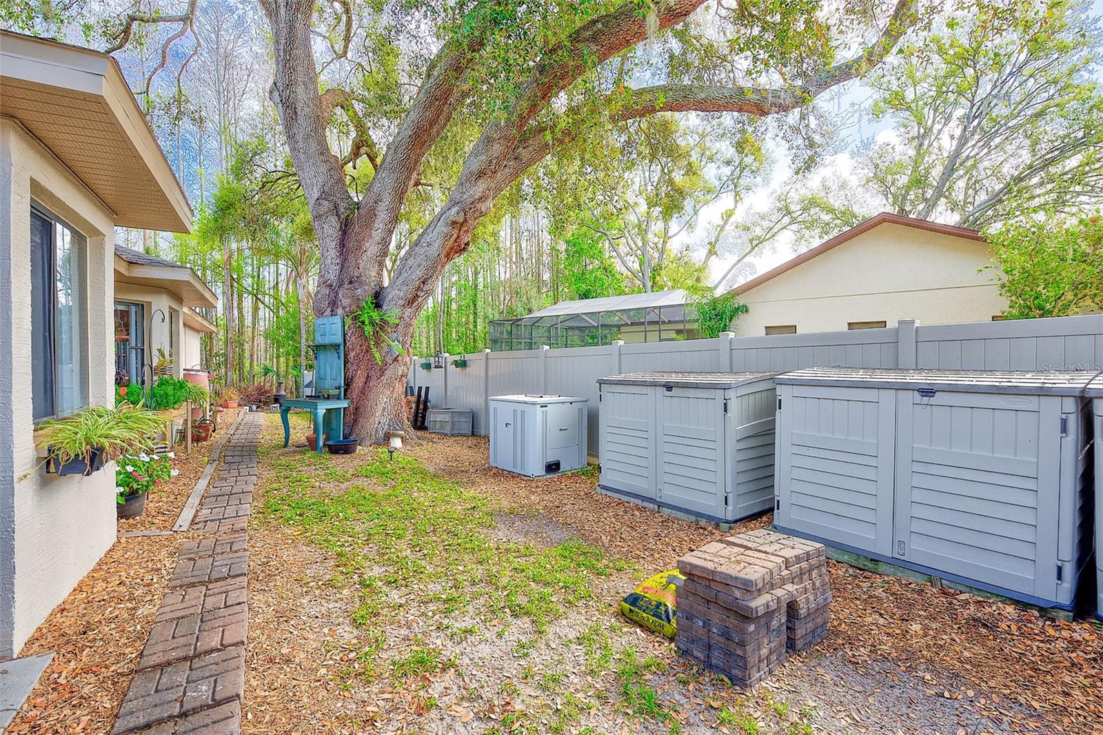 HUNTERS RIDGE - Residential