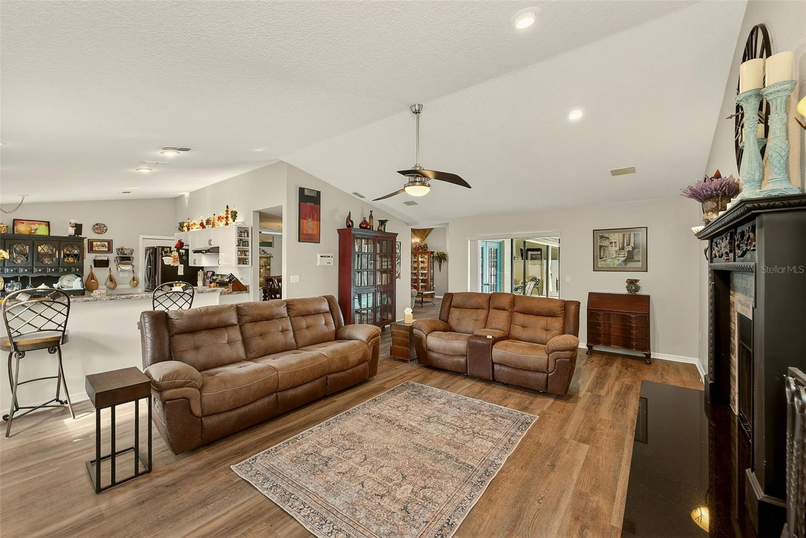 HUNTERS RIDGE - Residential