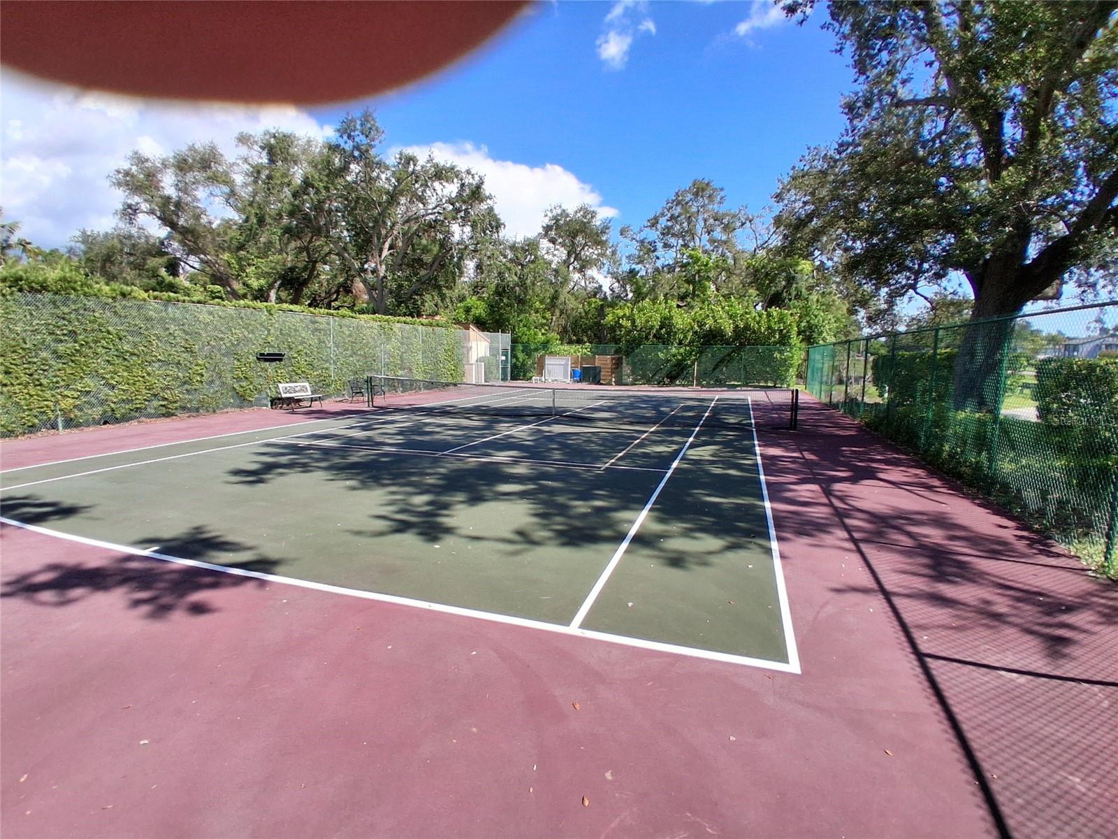 2411 QUAIL CT