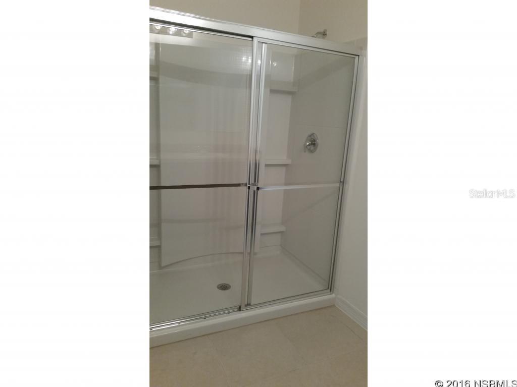 Edgewater Lakes N Ph 01A - Residential Lease