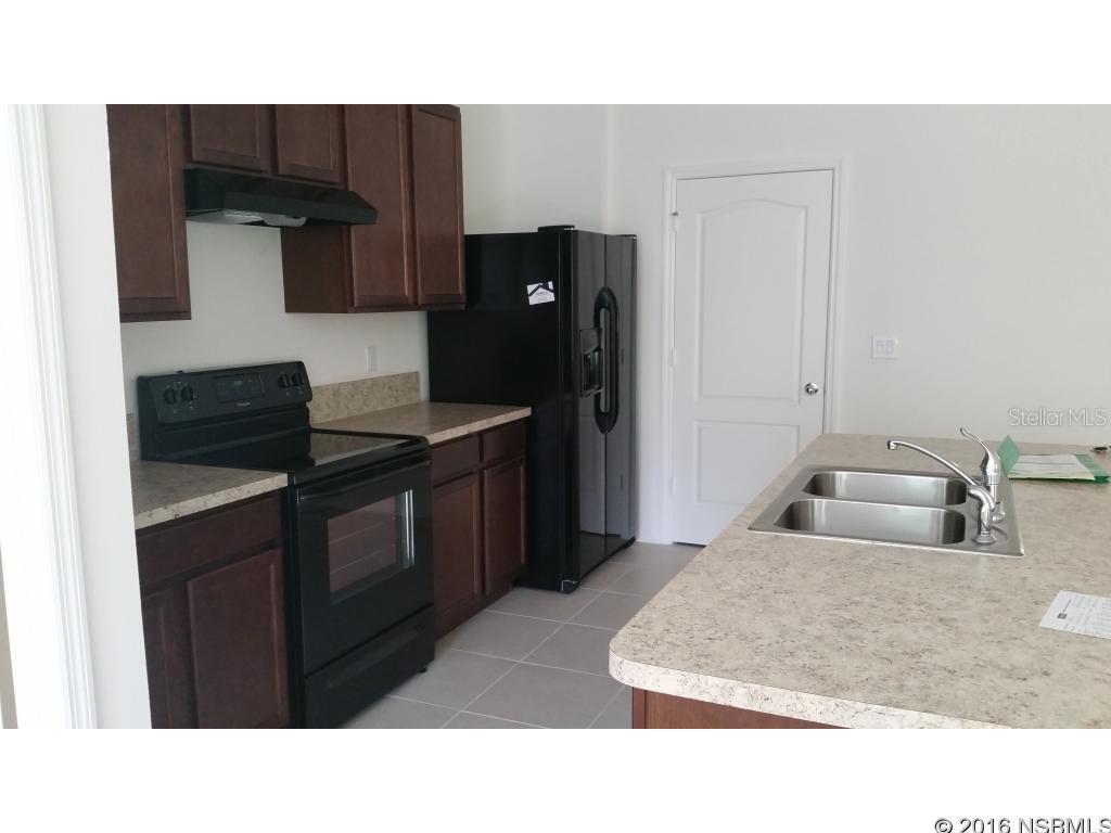 Edgewater Lakes N Ph 01A - Residential Lease