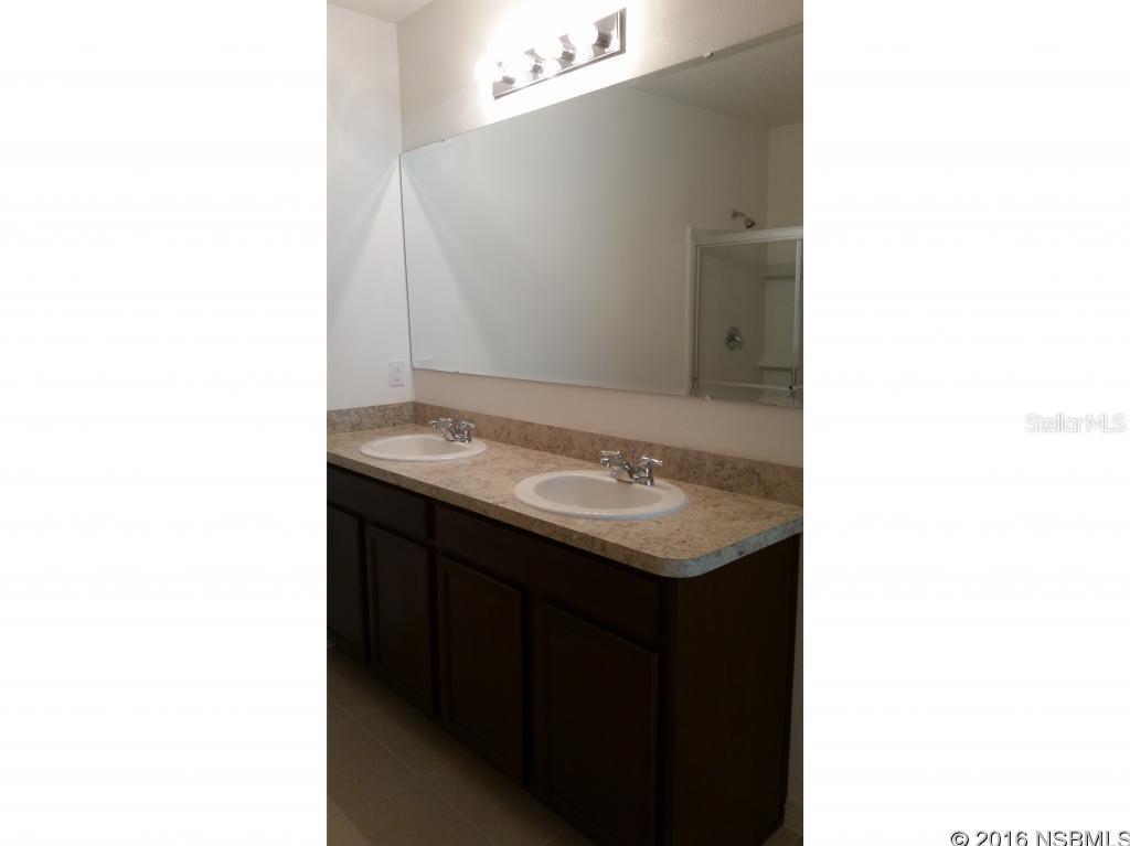 Edgewater Lakes N Ph 01A - Residential Lease