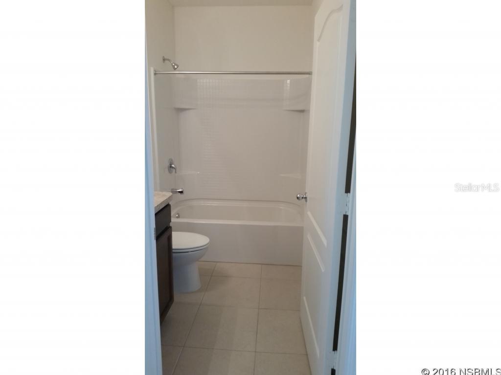 Edgewater Lakes N Ph 01A - Residential Lease