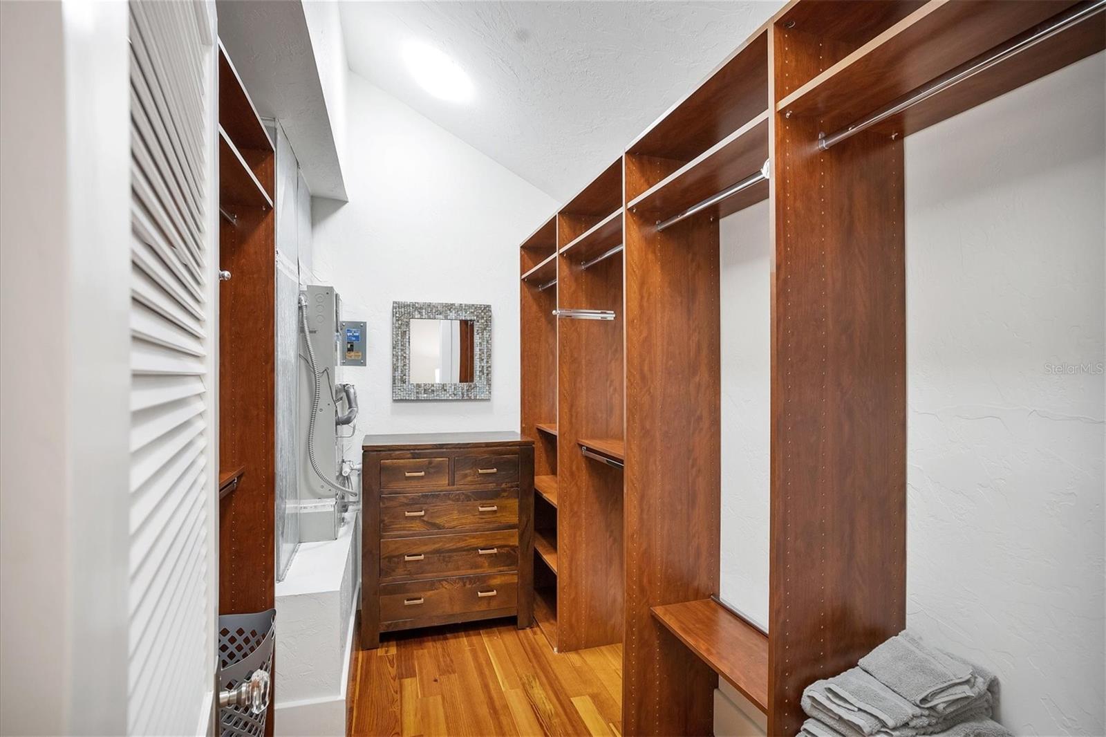 BURNS REALTY - Residential Lease