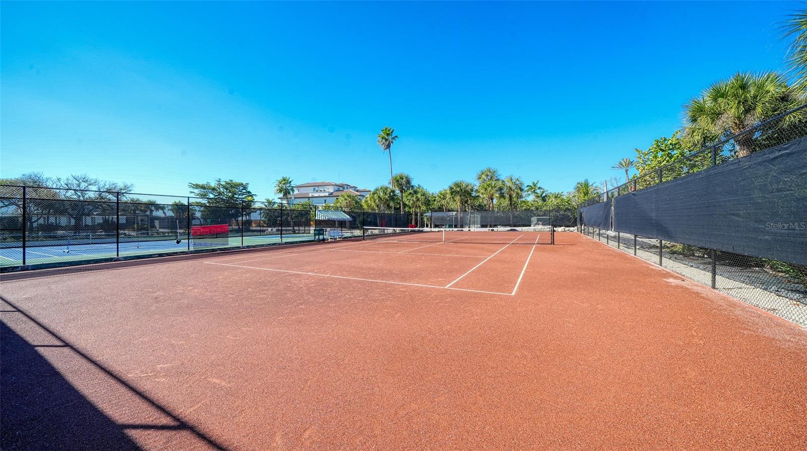 SIESTA PROPERTIES/THE SANDERLING - Residential