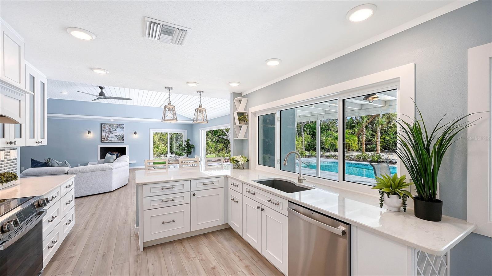 SIESTA PROPERTIES/THE SANDERLING - Residential