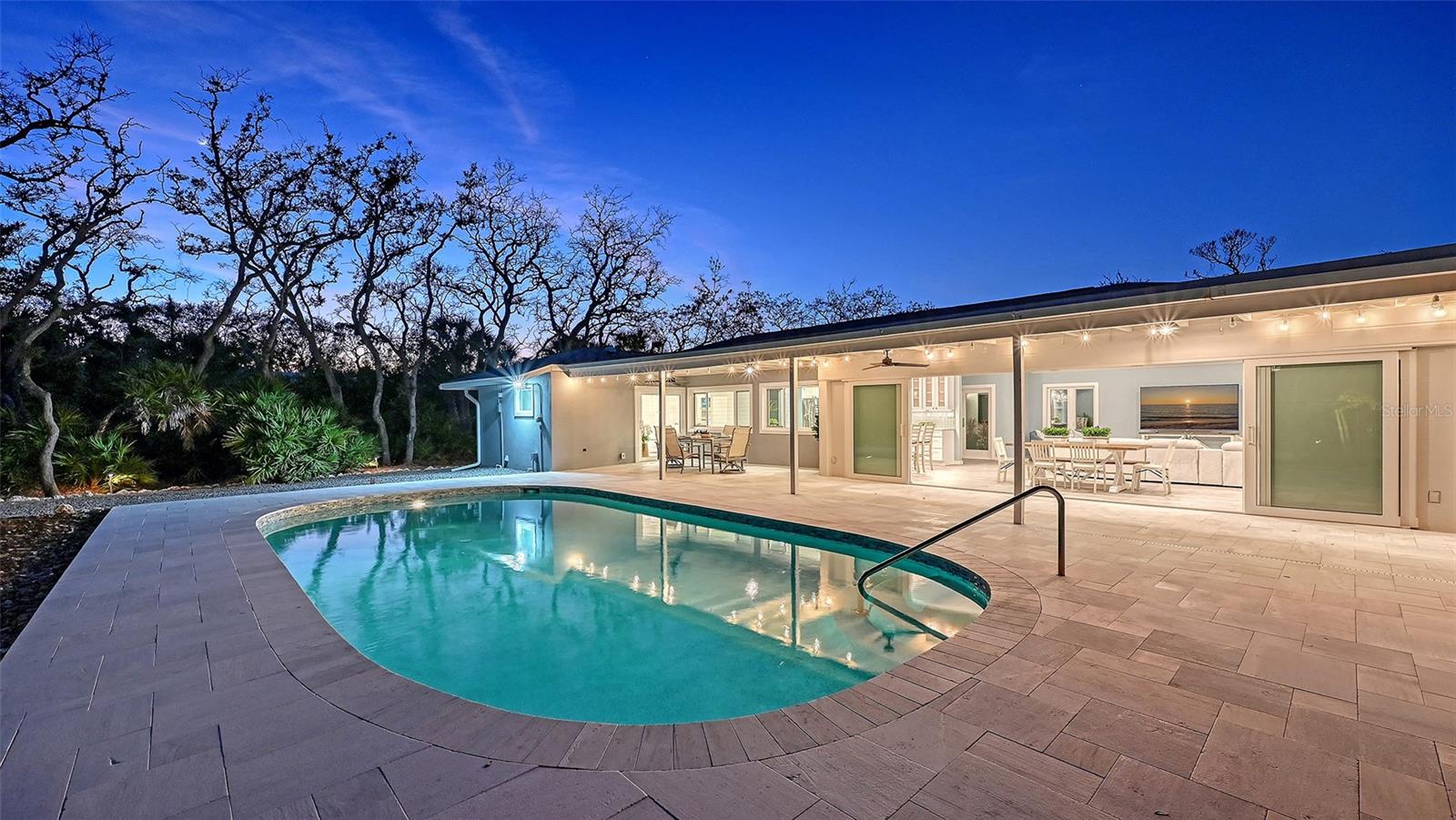 SIESTA PROPERTIES/THE SANDERLING - Residential