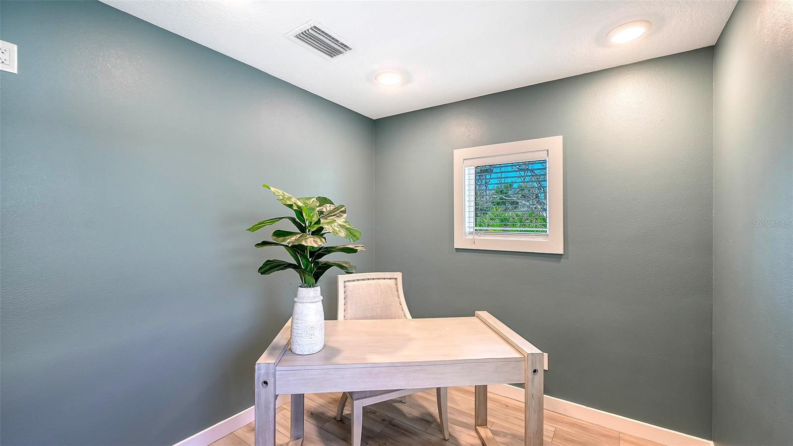 SIESTA PROPERTIES/THE SANDERLING - Residential