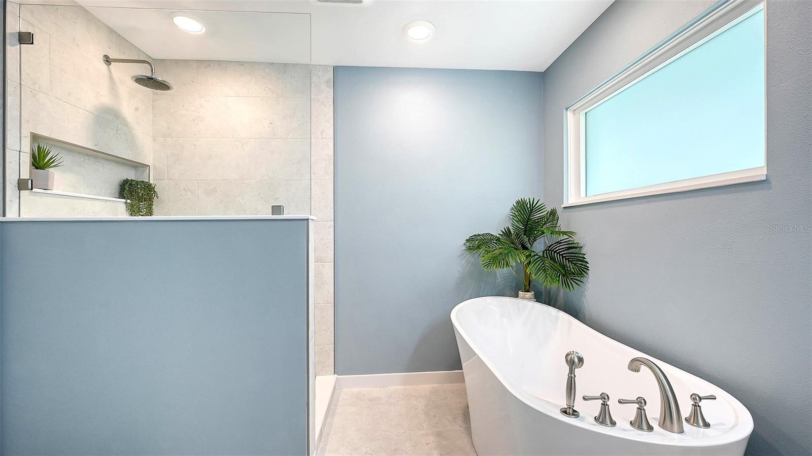 SIESTA PROPERTIES/THE SANDERLING - Residential