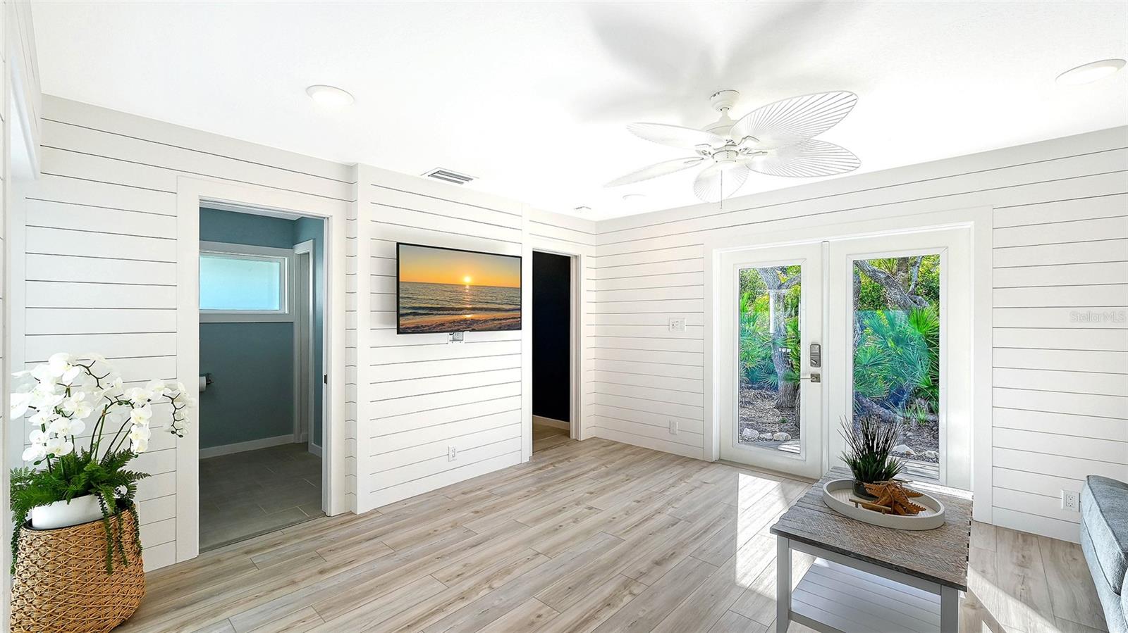 SIESTA PROPERTIES/THE SANDERLING - Residential