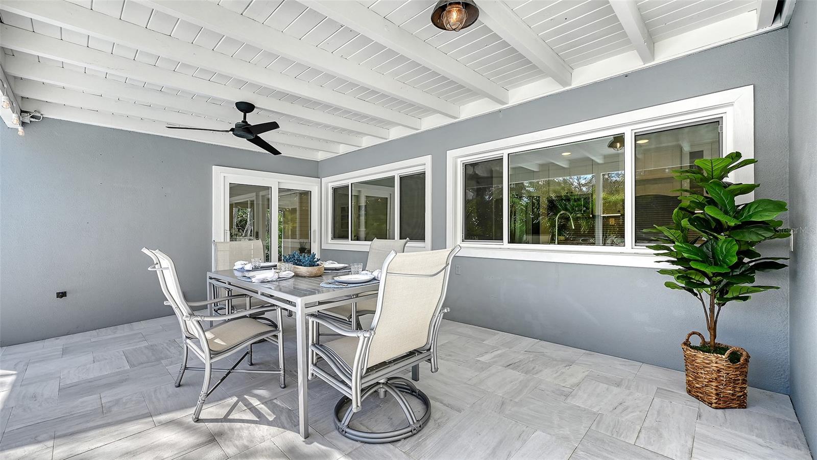 SIESTA PROPERTIES/THE SANDERLING - Residential