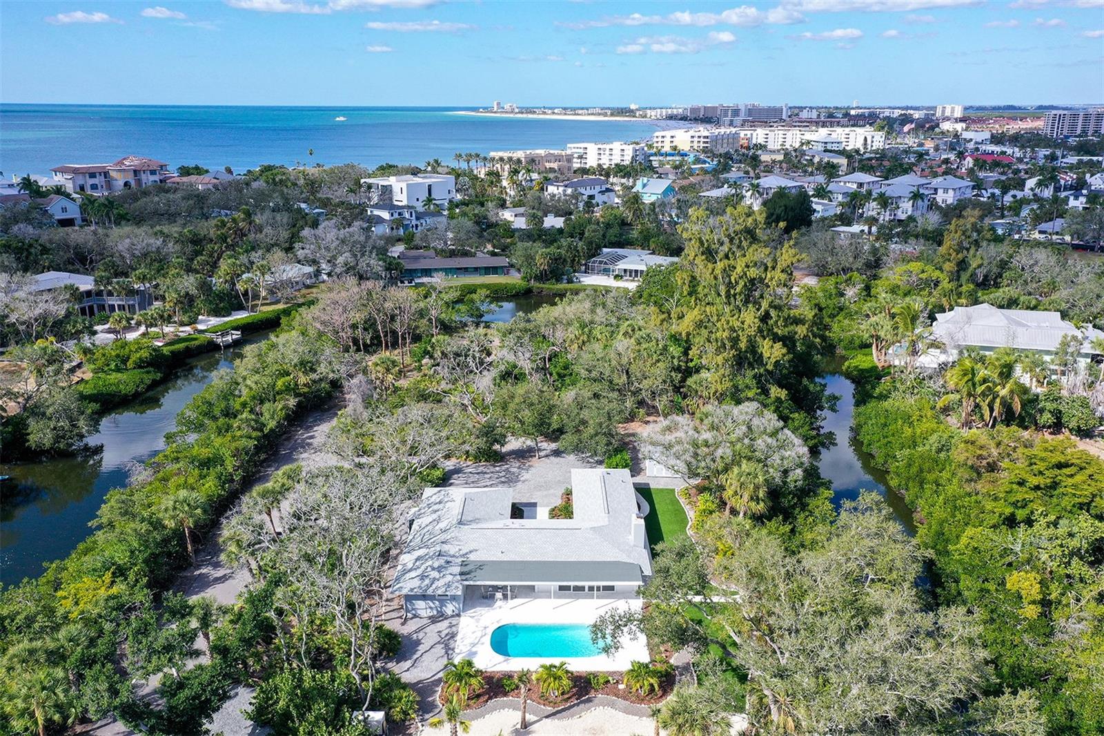 SIESTA PROPERTIES/THE SANDERLING - Residential