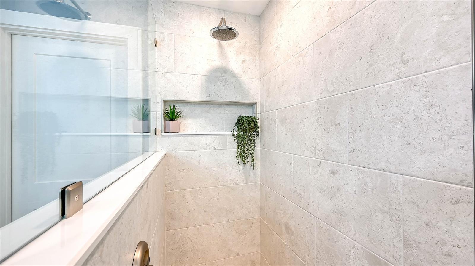 SIESTA PROPERTIES/THE SANDERLING - Residential