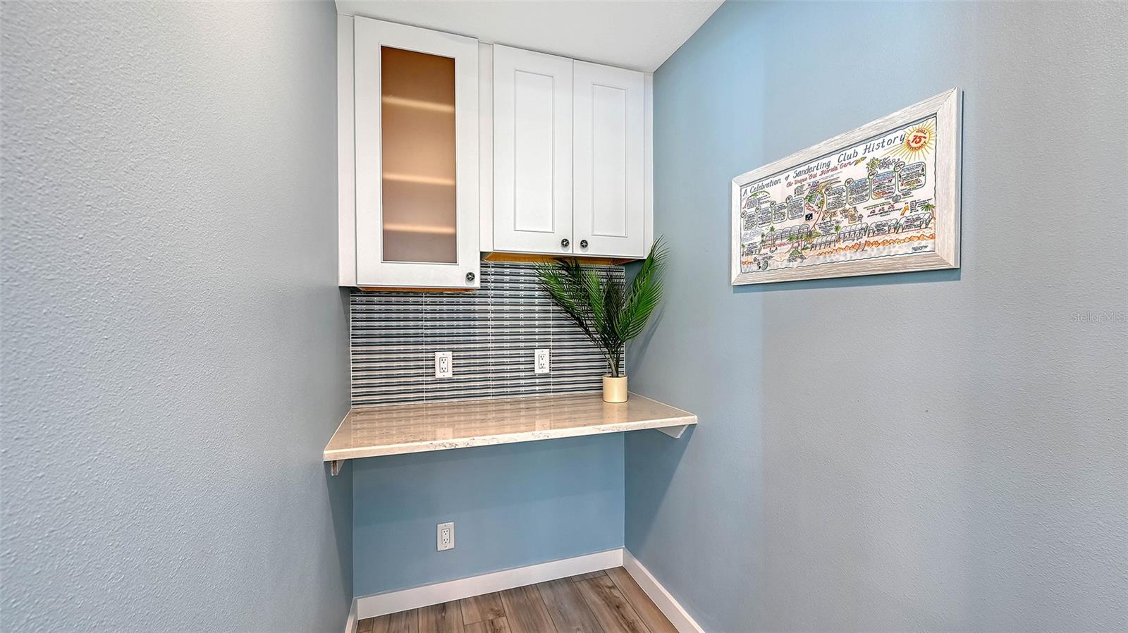 SIESTA PROPERTIES/THE SANDERLING - Residential