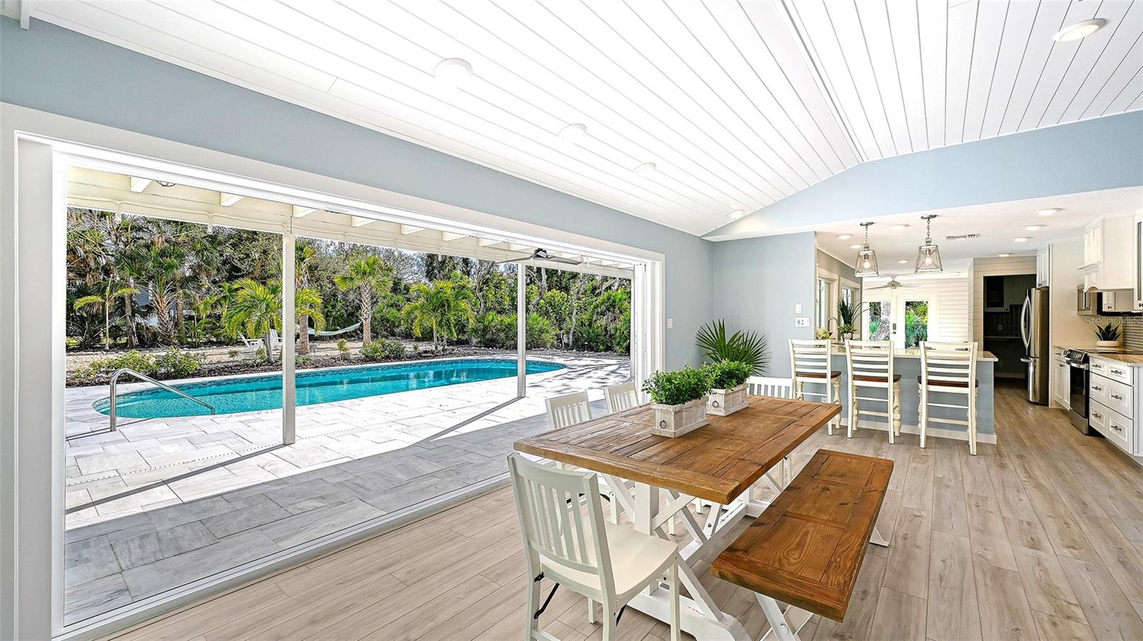 SIESTA PROPERTIES/THE SANDERLING - Residential