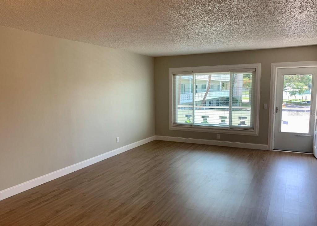 ON TOP OF THE WORLD - Residential