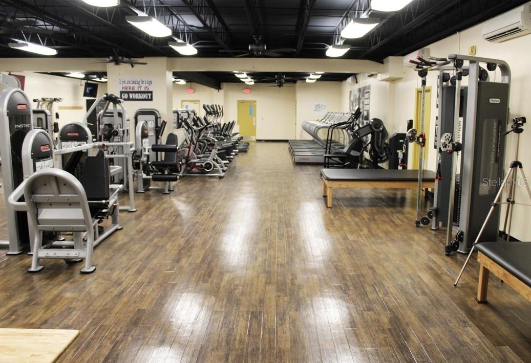 ON TOP OF THE WORLD - Residential