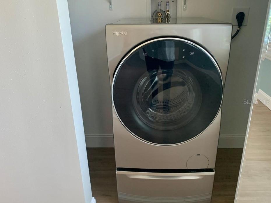 ON TOP OF THE WORLD - Residential