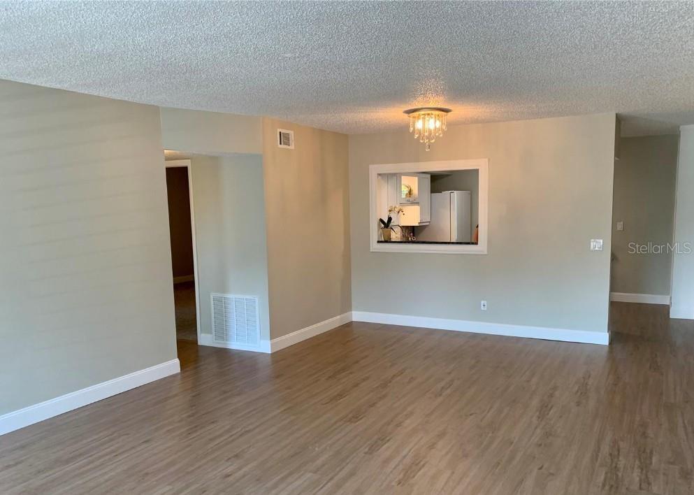 ON TOP OF THE WORLD - Residential