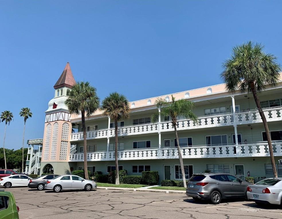 ON TOP OF THE WORLD - Residential