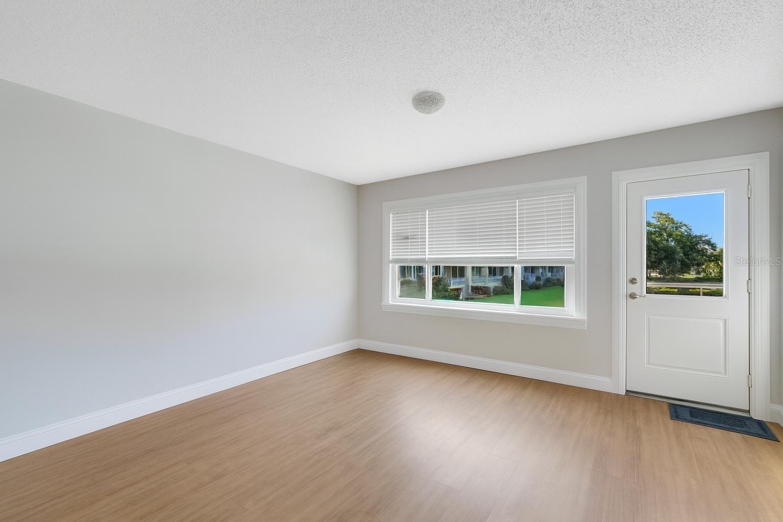 ON TOP OF THE WORLD - Residential