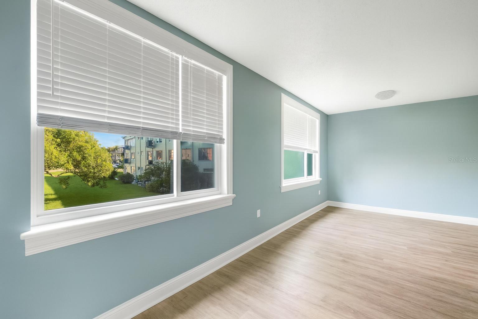 ON TOP OF THE WORLD - Residential