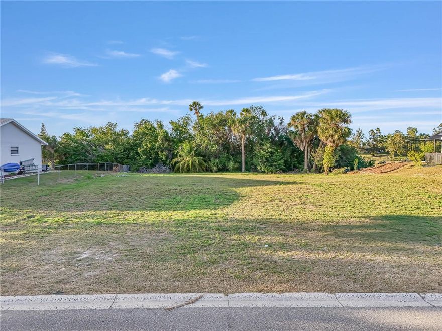 Future site of your Dream Home!!! Located in the heart of Apollo Beach near the Apollo Beach park and rec center. This lot sits high and is located on the golf course. Enjoy Florida living with easy access to the Apollo Beach Preserve and boat ramp just minutes away. This community has NO HOA and lot is clear and ready to build. Floorplan and designs available from build team of HGTV "100 Day Dream Home"!