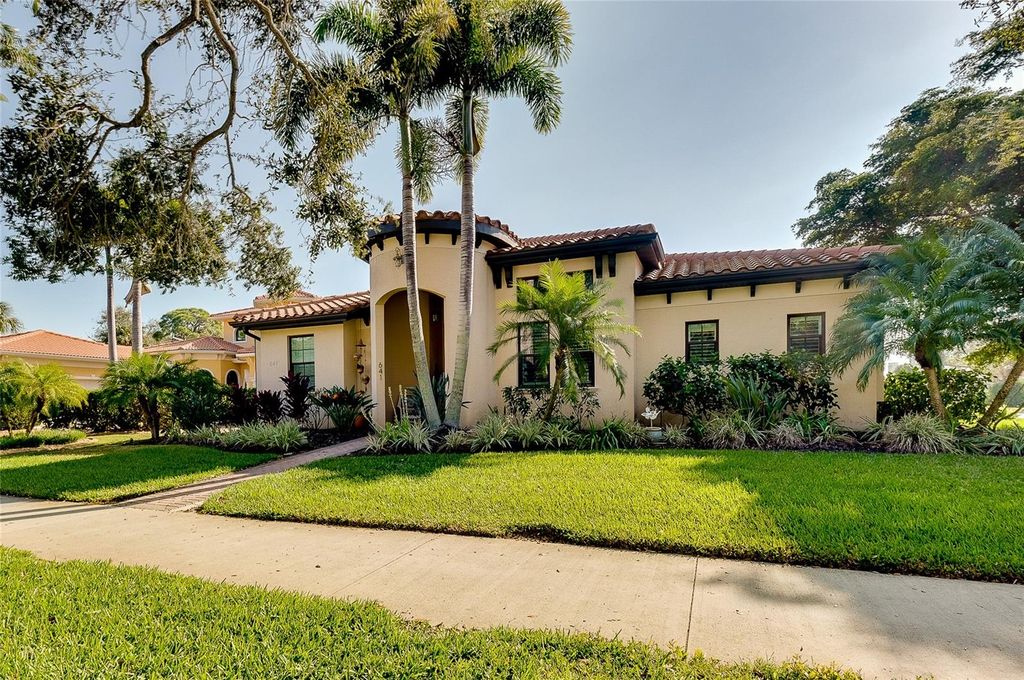 Photo of 641 W Venice Avenue, Venice, FL 34285 (MLS # A4677340)