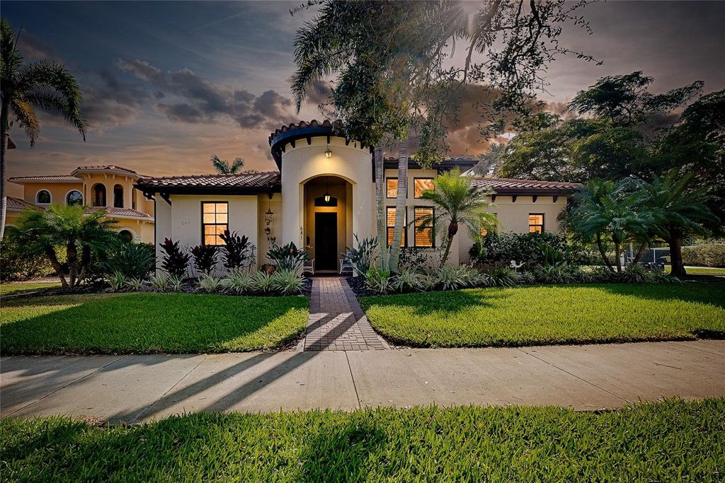 Photo of 641 W Venice Avenue, Venice, FL 34285 (MLS # A4677340)