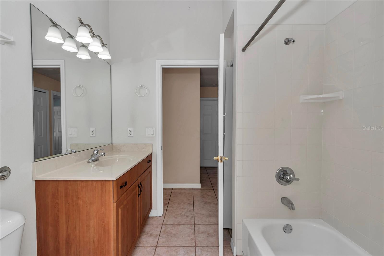 SOUTHERN PINES UNIT 03 - Residential Lease