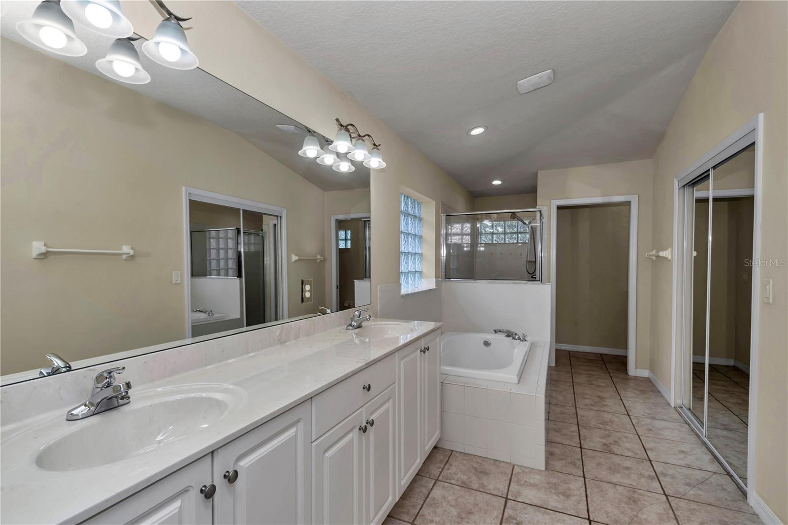 SOUTHERN PINES UNIT 03 - Residential Lease