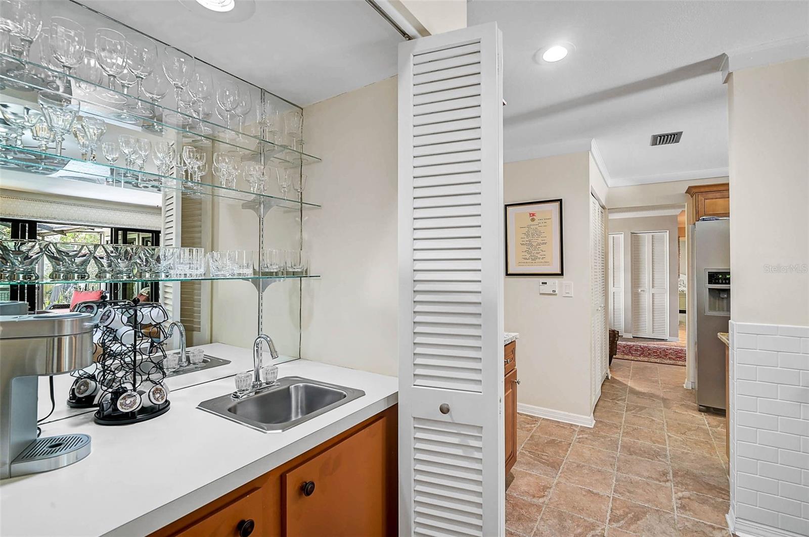 LAKESHORE VILLAGE SOUTH - Residential