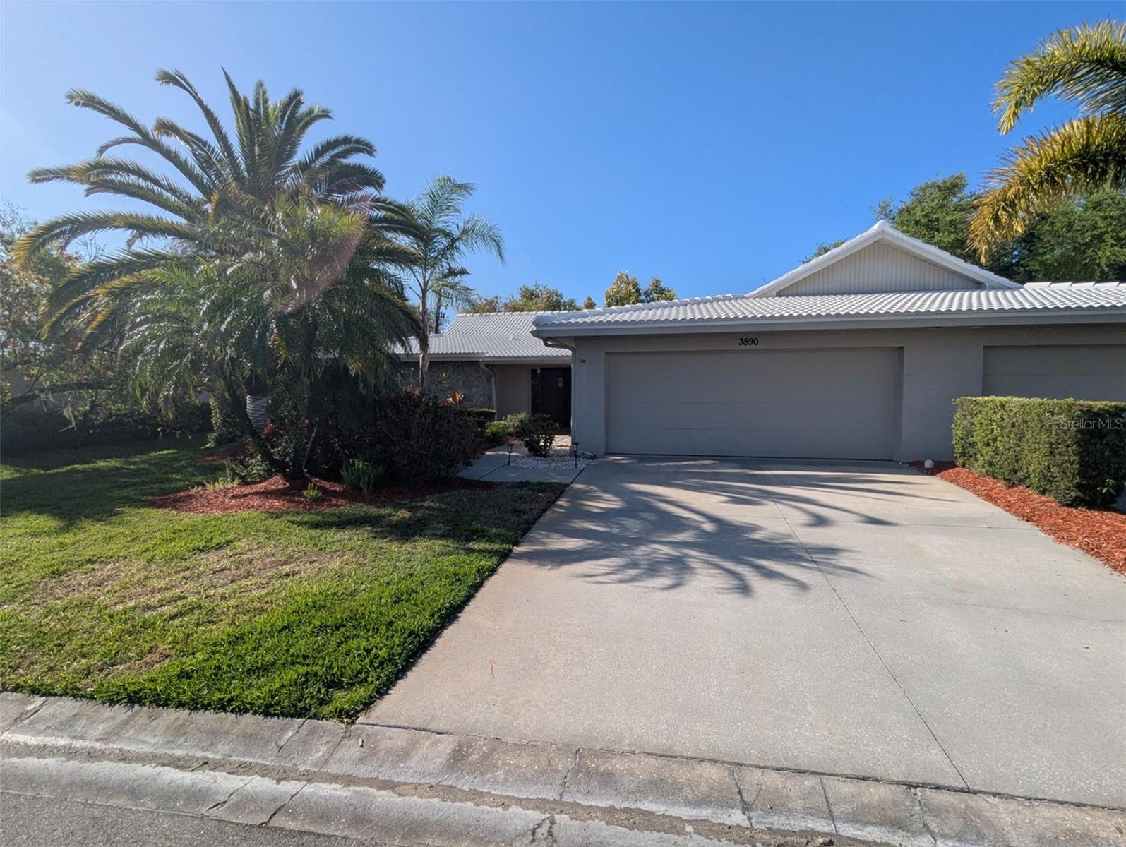 LAKESHORE VILLAGE SOUTH - Residential