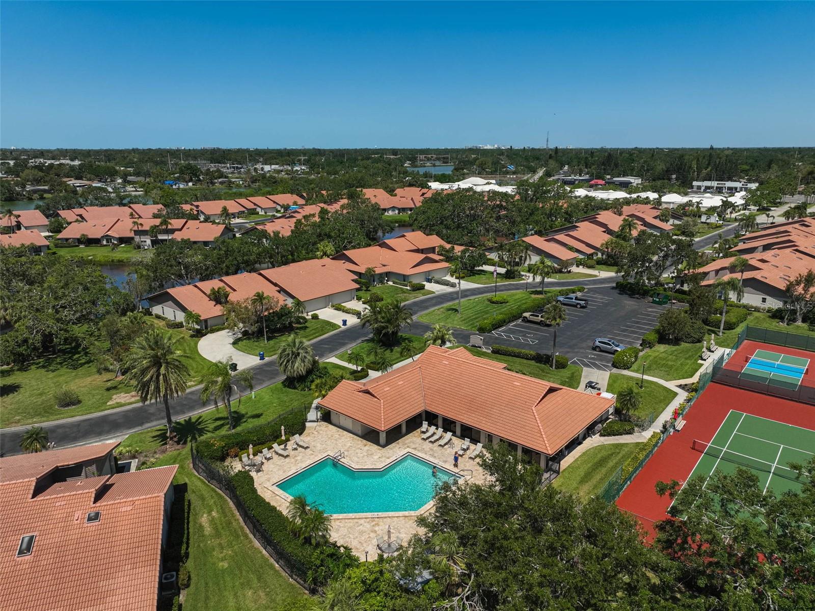 LAKESHORE VILLAGE SOUTH - Residential