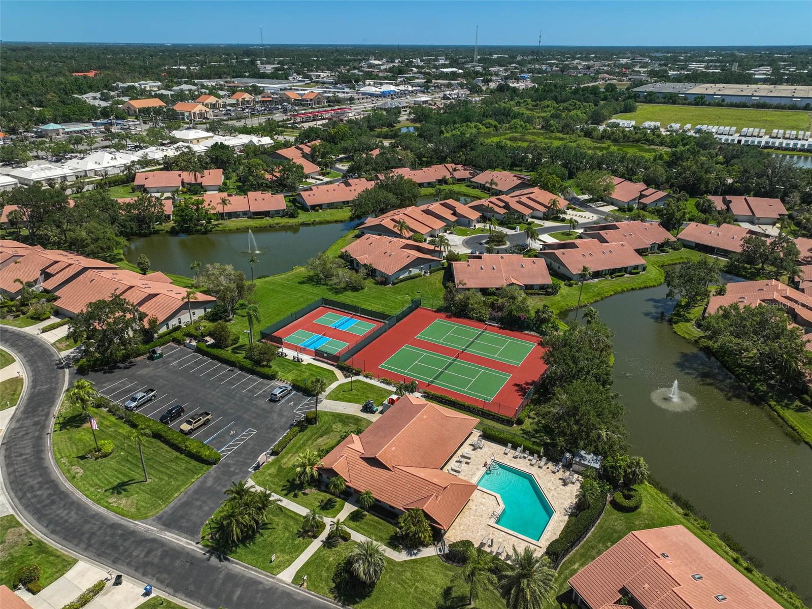LAKESHORE VILLAGE SOUTH - Residential