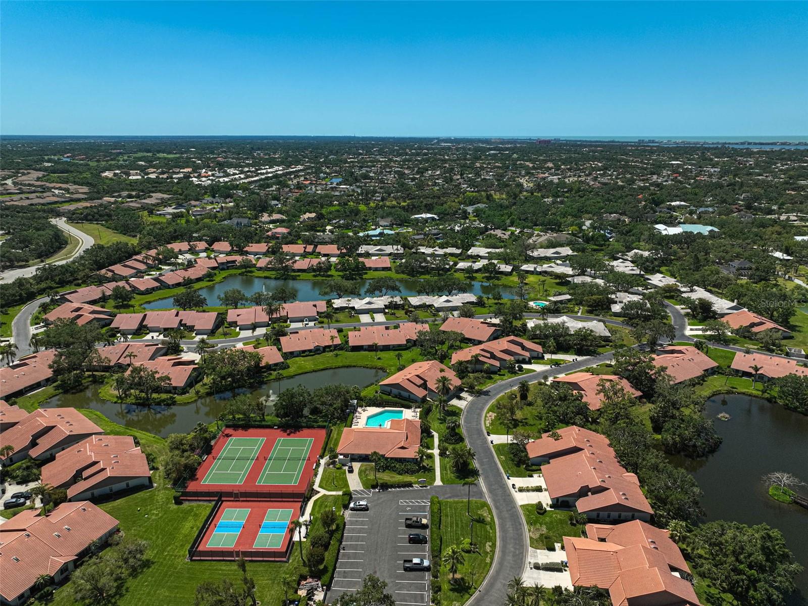 LAKESHORE VILLAGE SOUTH - Residential