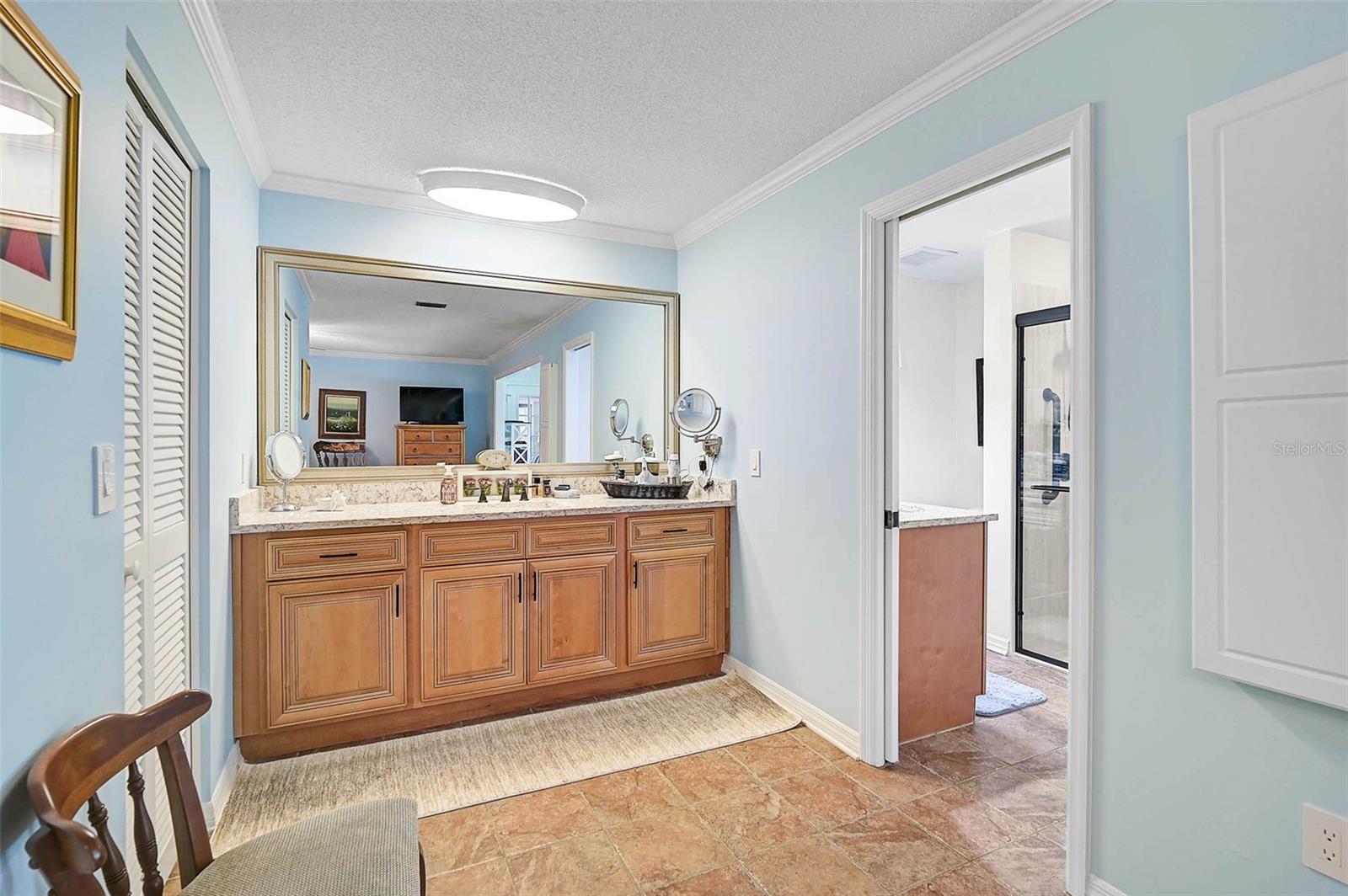 LAKESHORE VILLAGE SOUTH - Residential