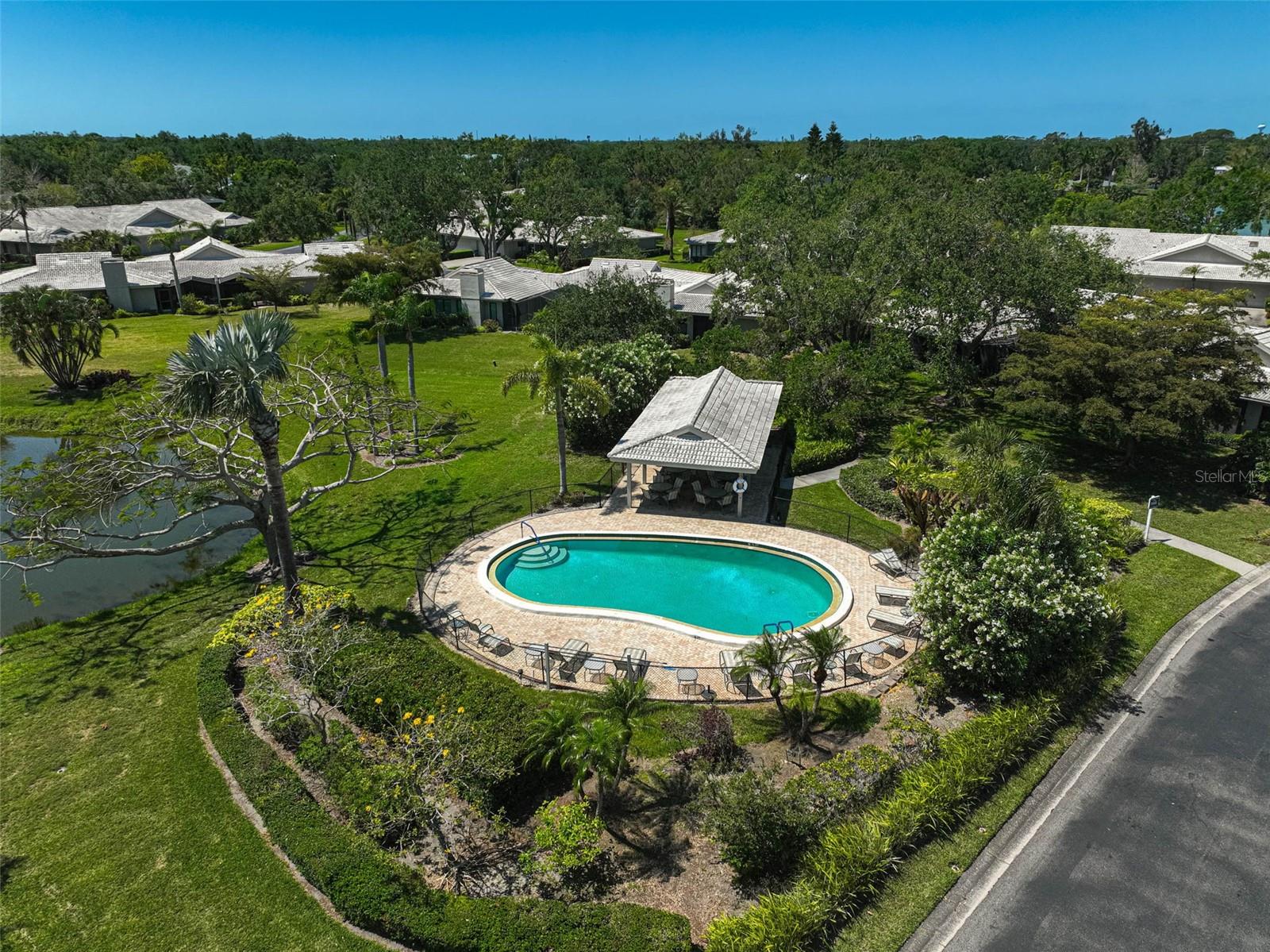LAKESHORE VILLAGE SOUTH - Residential