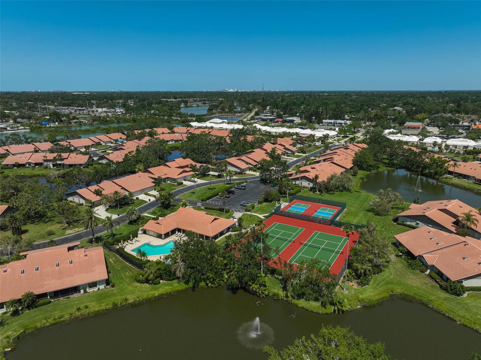 LAKESHORE VILLAGE SOUTH - Residential