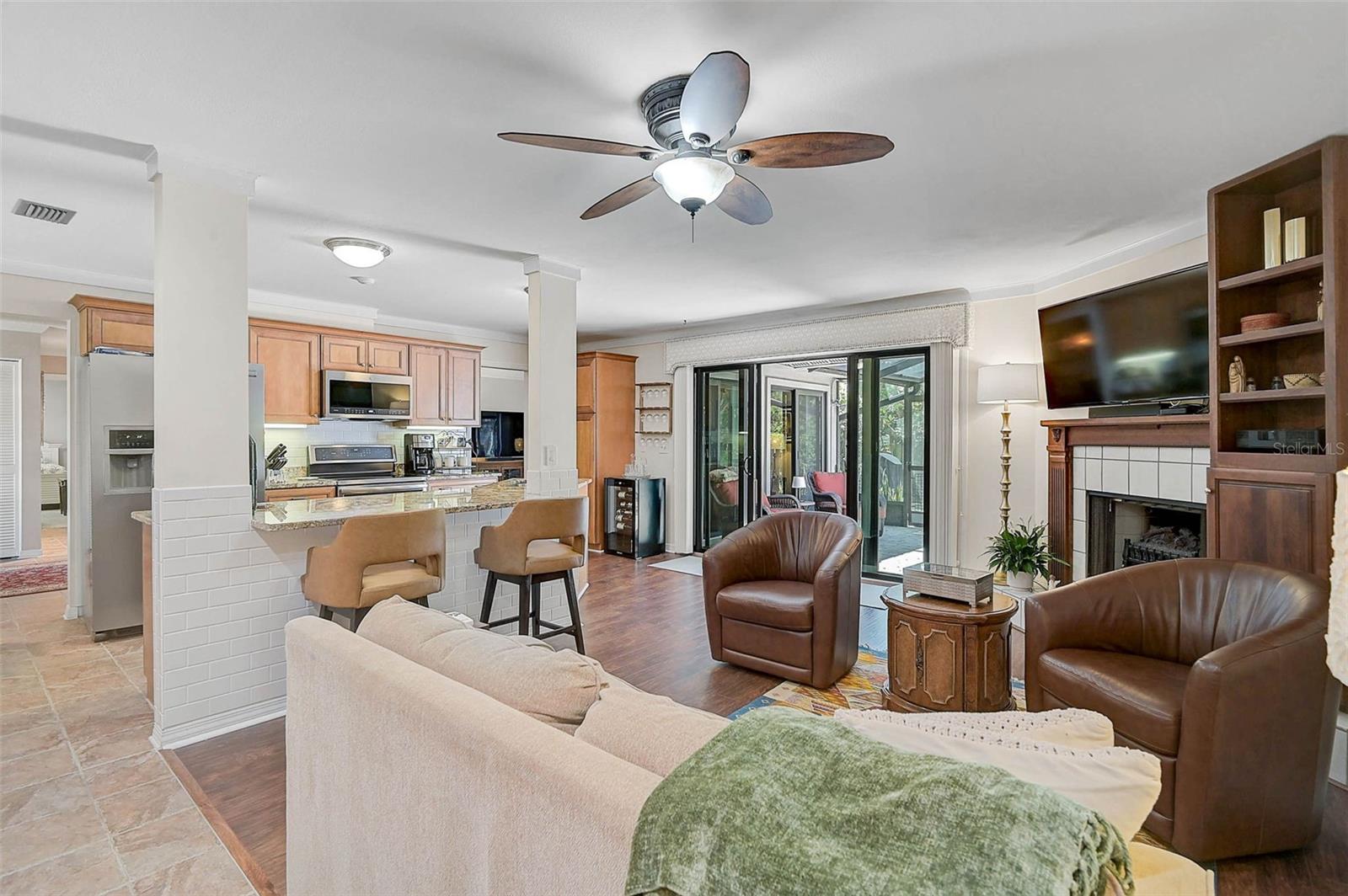 LAKESHORE VILLAGE SOUTH - Residential
