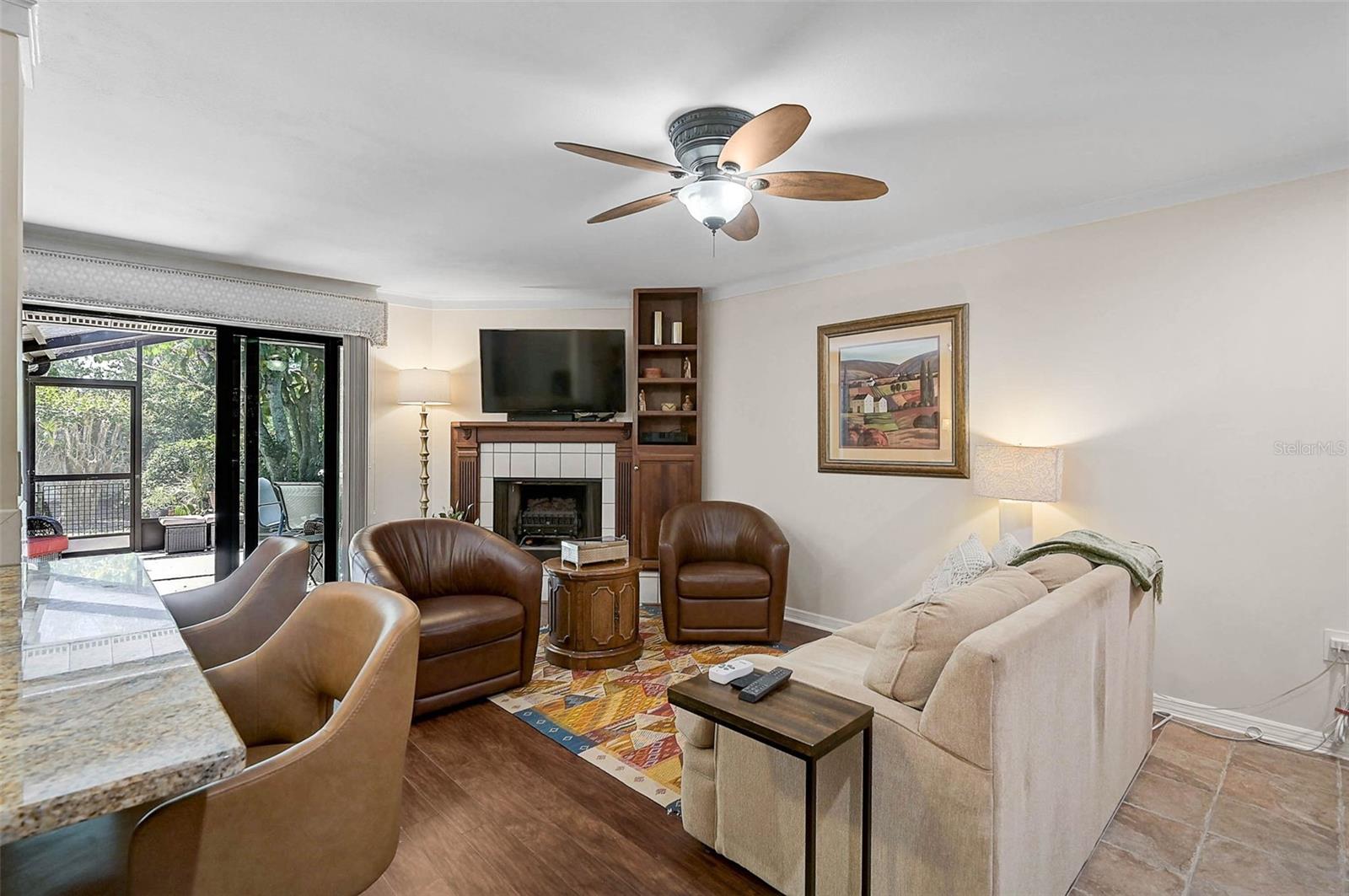 LAKESHORE VILLAGE SOUTH - Residential