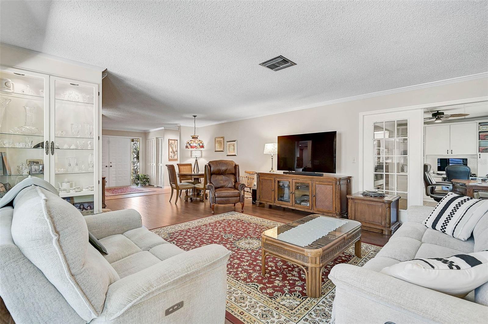 LAKESHORE VILLAGE SOUTH - Residential