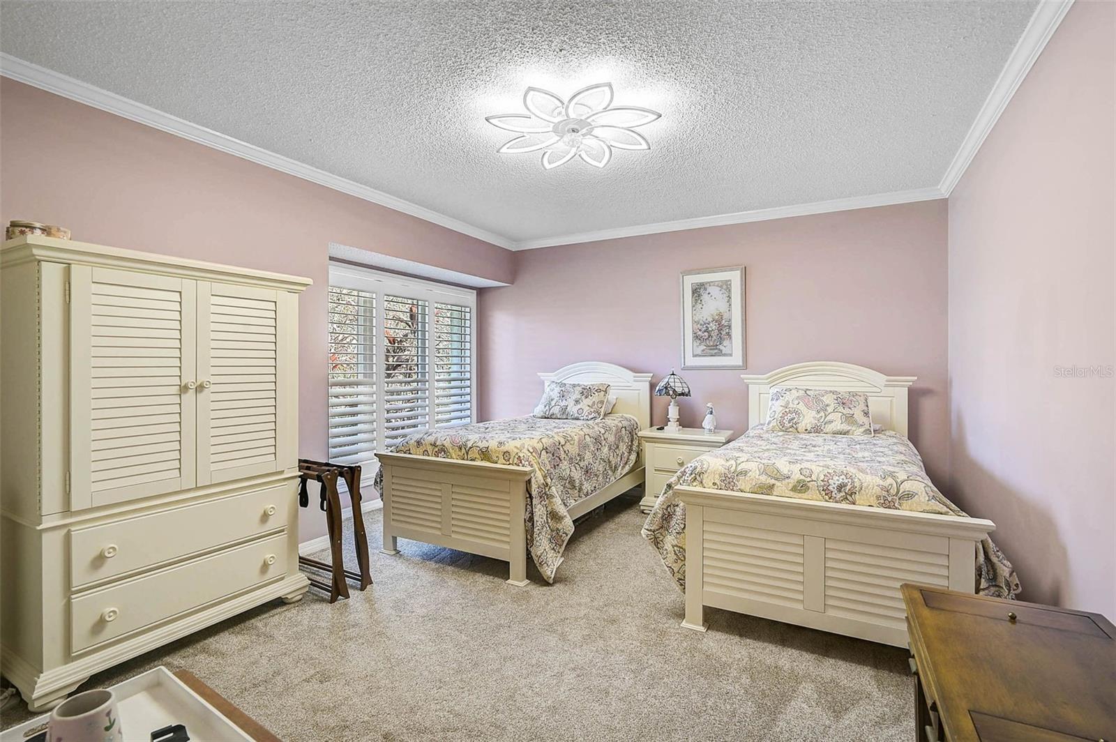 LAKESHORE VILLAGE SOUTH - Residential