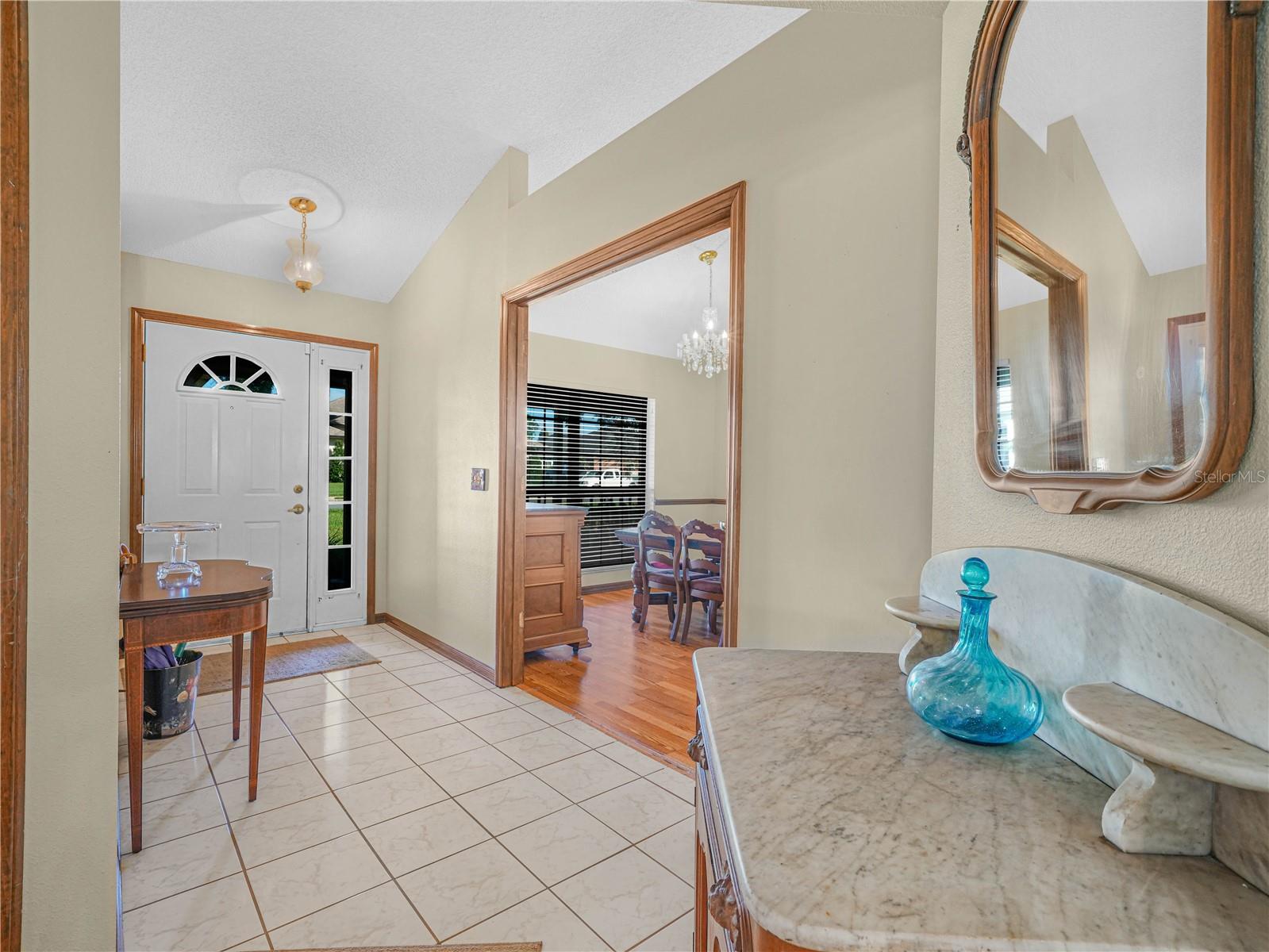 Casas a venda 2 - Jen Dantas 5657 BLOOMFIELD BOULEVARD