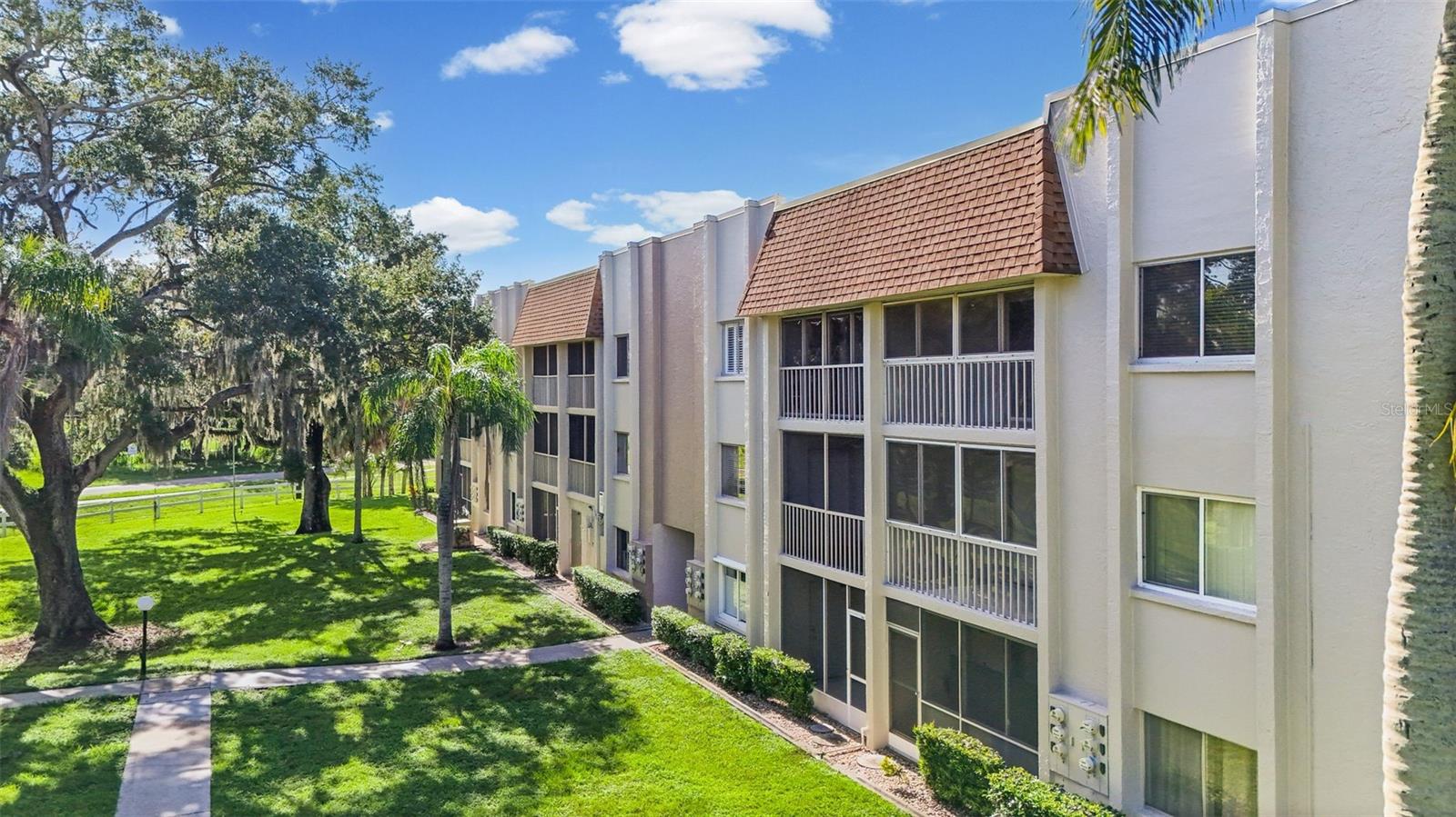 1310 GLEN OAKS DRIVE E 383E