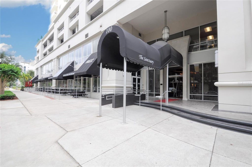 Photo of 100 S Eola Drive #609, Orlando, FL 32801 (MLS # O6420100)
